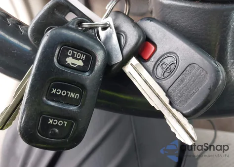 2005 Toyota Camry Se z USA, uszkodzony, nr VIN JTDBE32K153034108